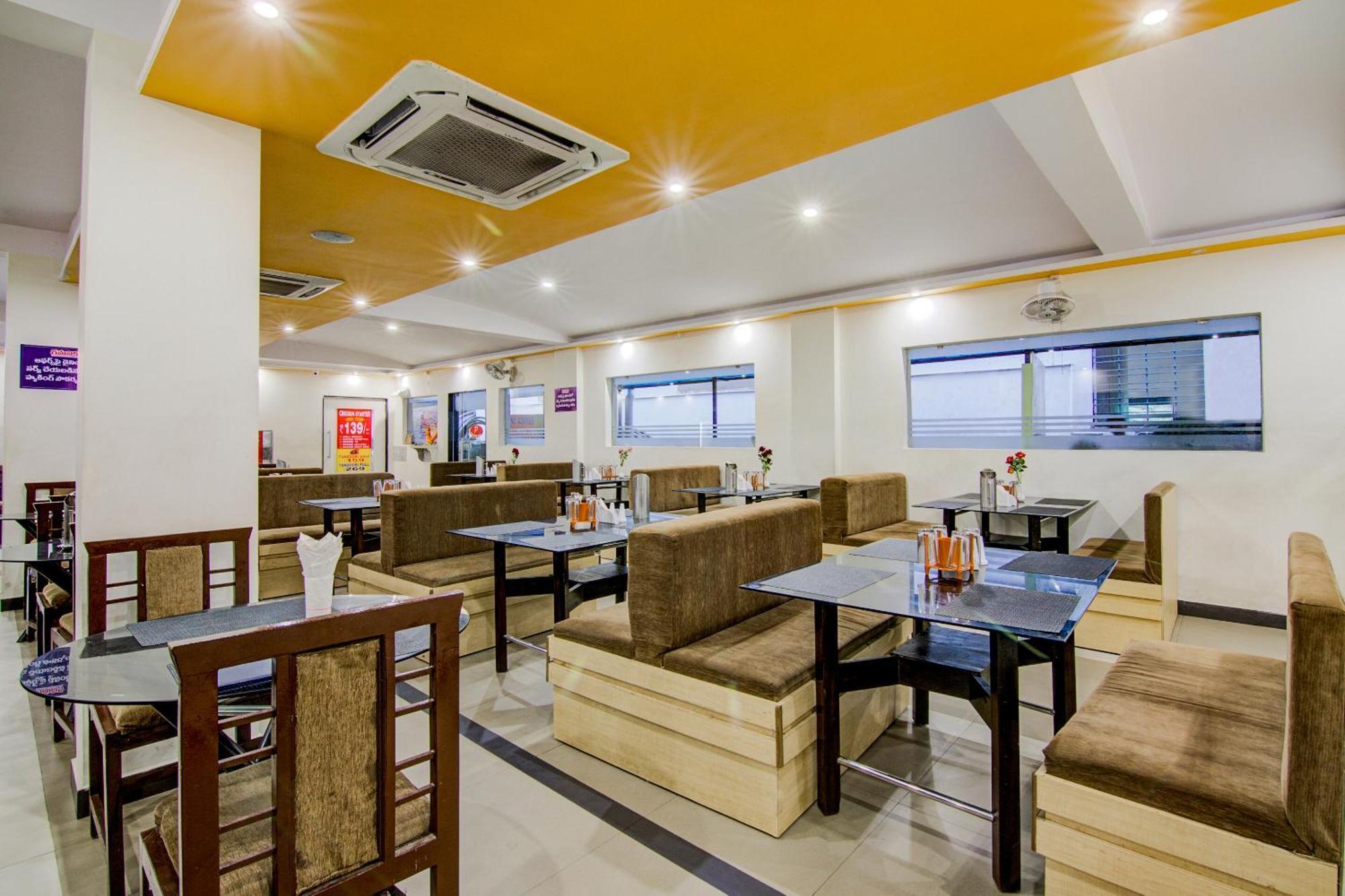 Collection O Spar Grand Hotel วิสาขปัตนัม ภายนอก รูปภาพ