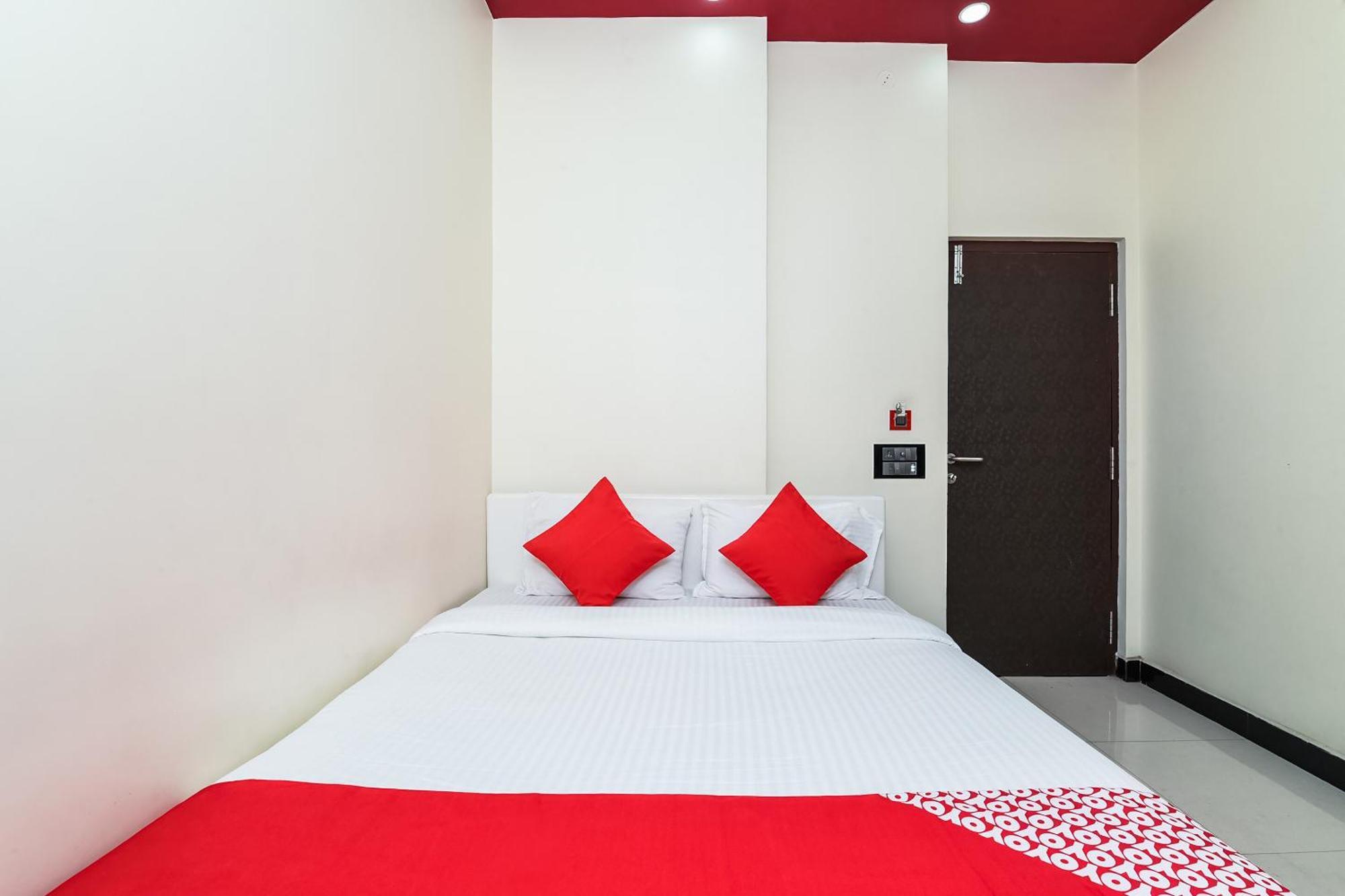 Collection O Spar Grand Hotel วิสาขปัตนัม ภายนอก รูปภาพ