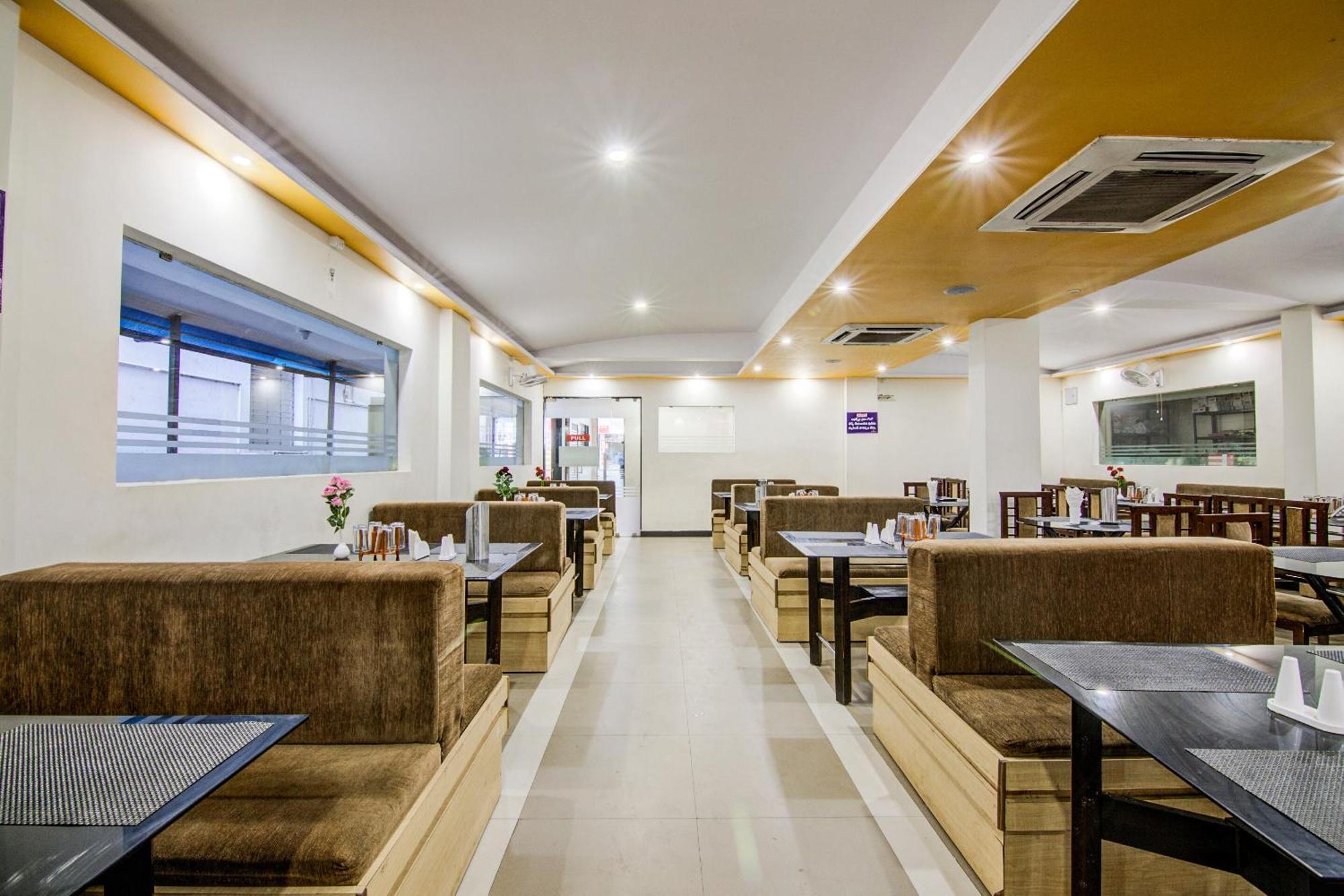 Collection O Spar Grand Hotel วิสาขปัตนัม ภายนอก รูปภาพ